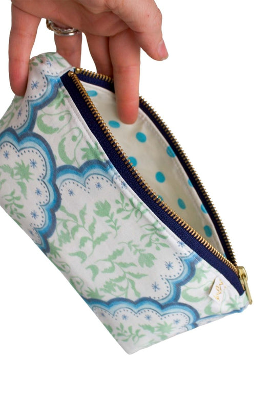 Mint Blue Scallop 3 - Piece Toiletry Bag Set – Elegant Travel Bundle - Modern Makerie