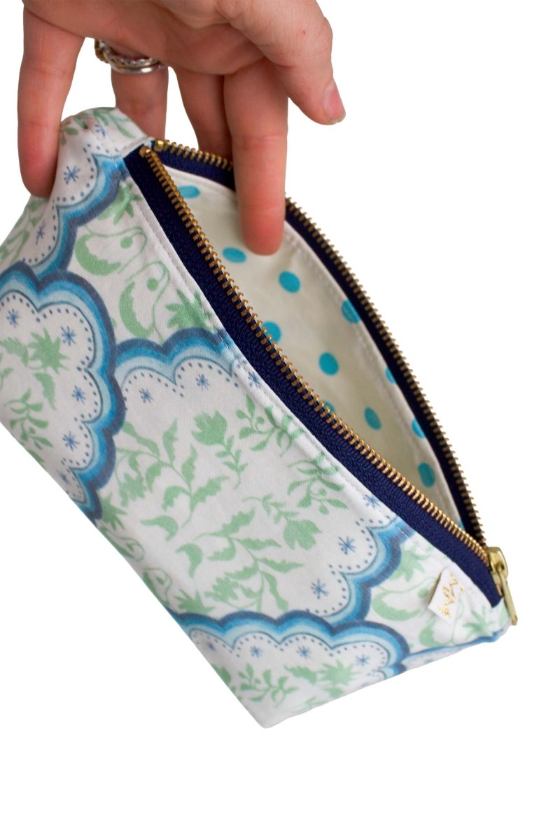 Mint Blue Scallop 3 - Piece Toiletry Bag Set – Elegant Travel Bundle - Modern Makerie