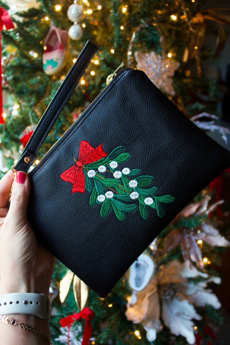 Mistletoe Convertible Crossbody Wristlet+ with Compartments - Modern Makerie