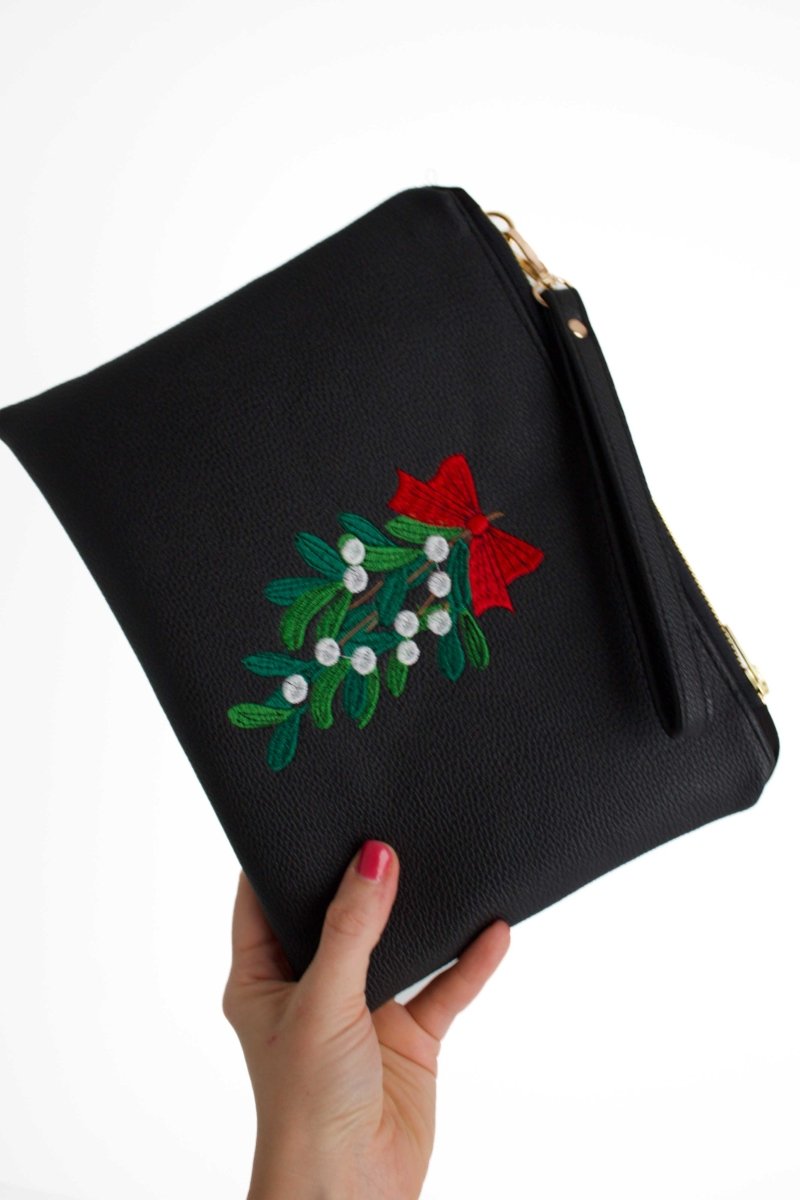 Mistletoe Convertible Crossbody Wristlet+ XL - Modern Makerie