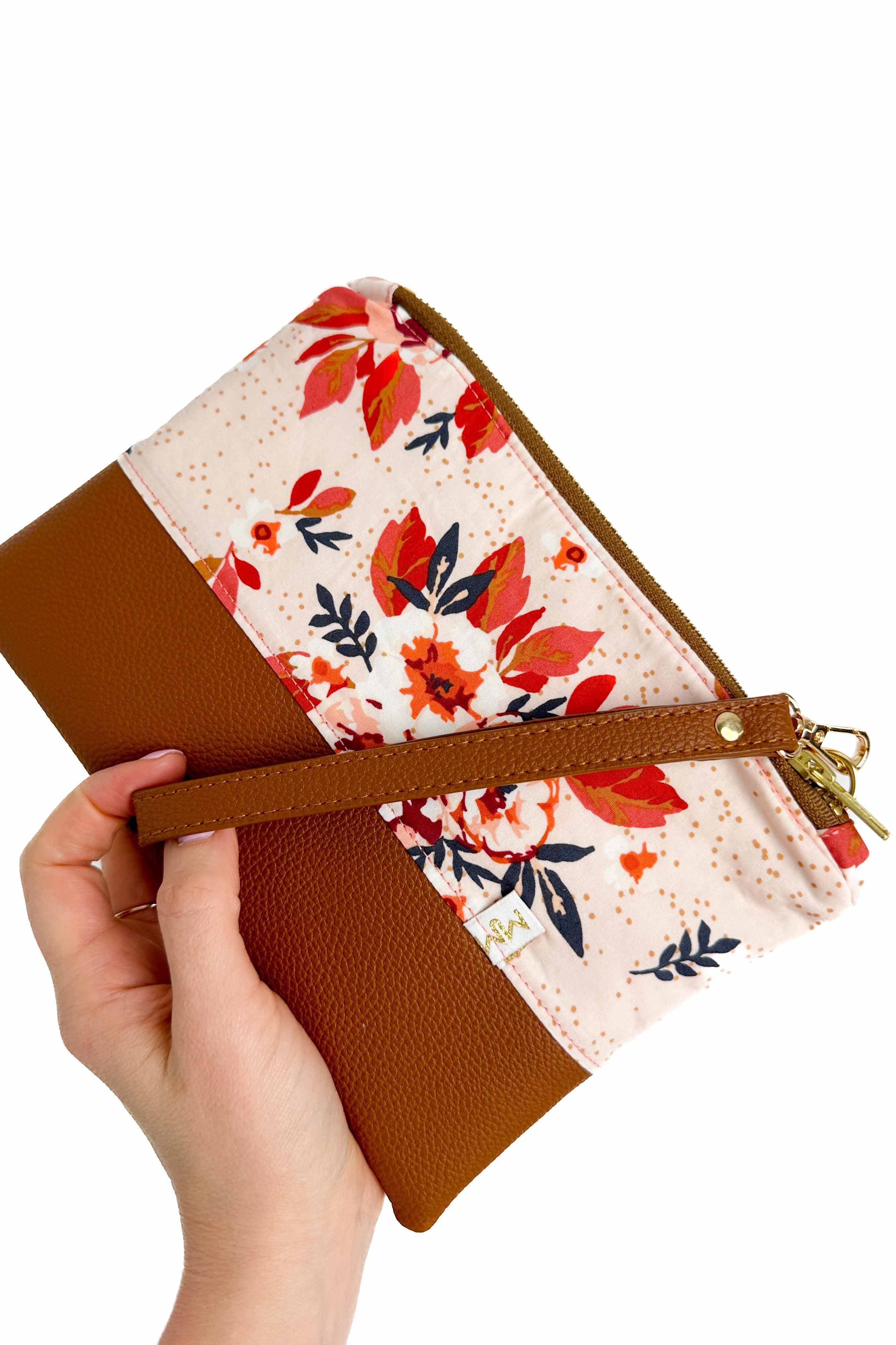 Smitten Convertible Crossbody Wristlet+ with Compartments READY TO SHIP - Modern Makerie