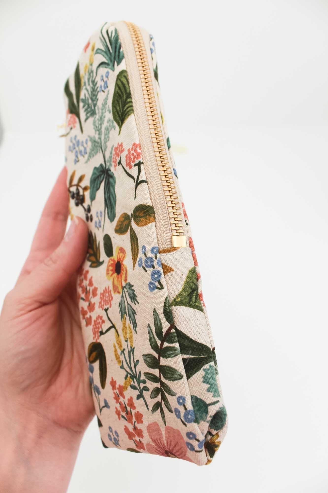 Wildflower Canvas Slim Travel Bag - Modern Makerie